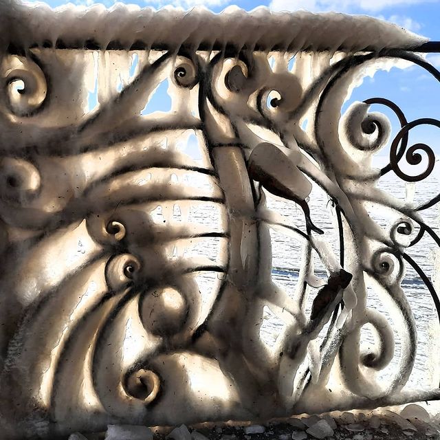 Азовское море сковали плотные льды: завораживающие фото